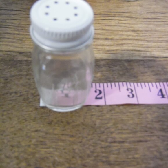 Salt And Pepper shakers--glass with metal lids in the shape of Ball Canning jars - Picture 7 of 7